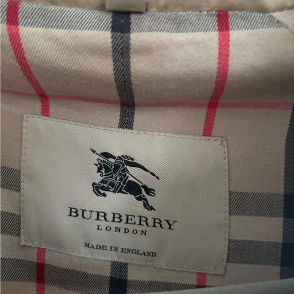 Vintage Burberry Kensington Trench Coat - Picture 6 of 11
